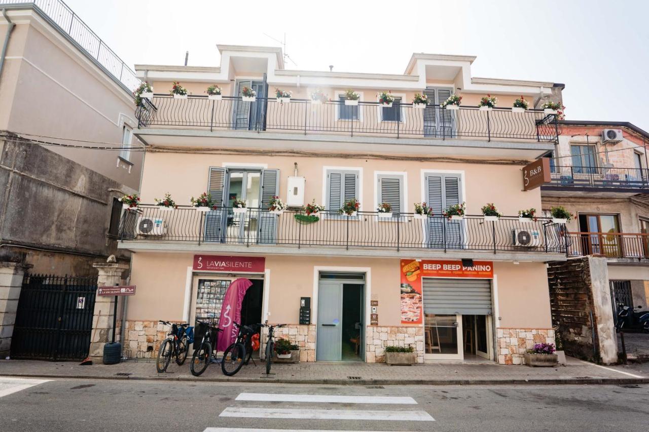 B&B Dell'Infopoint-La Via Silente Castelnuovo Cilento Exterior photo