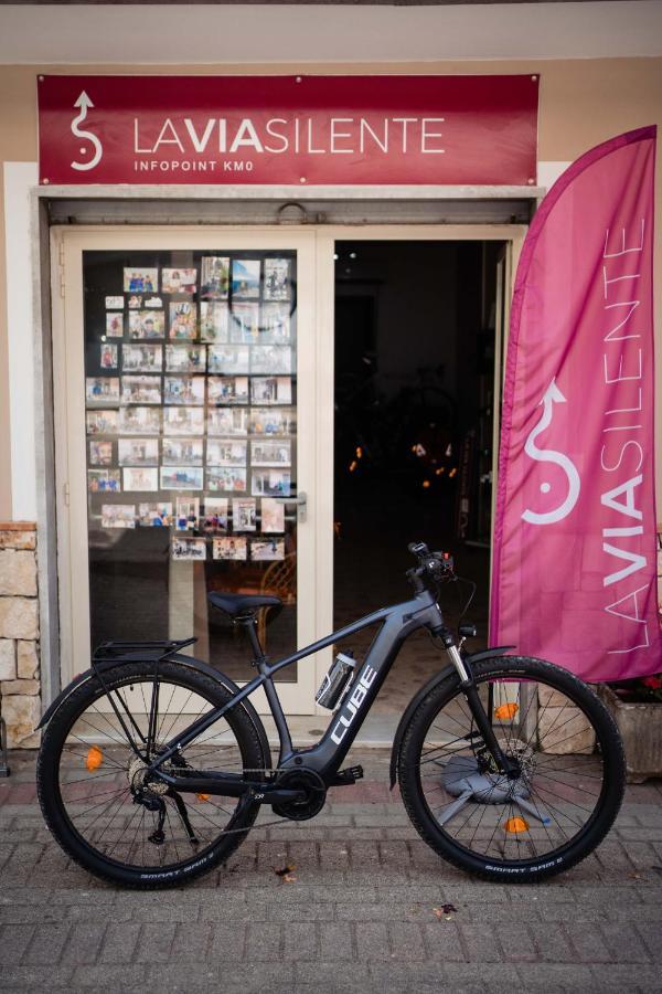 B&B Dell'Infopoint-La Via Silente Castelnuovo Cilento Exterior photo